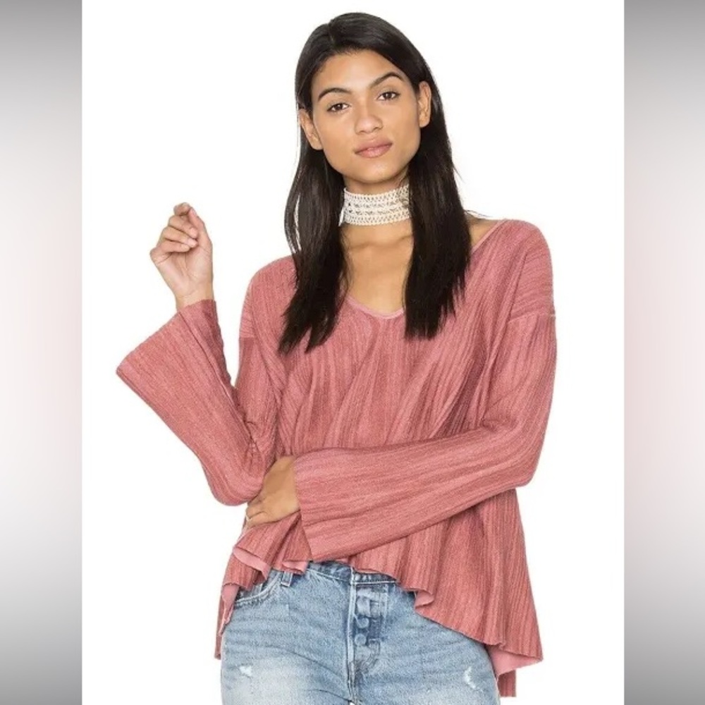 Free people sundae pullover! Size M/L missing the size tag! Rose color!
